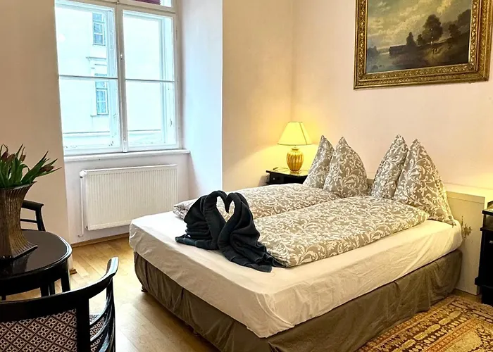 Historical In Center Apartment *