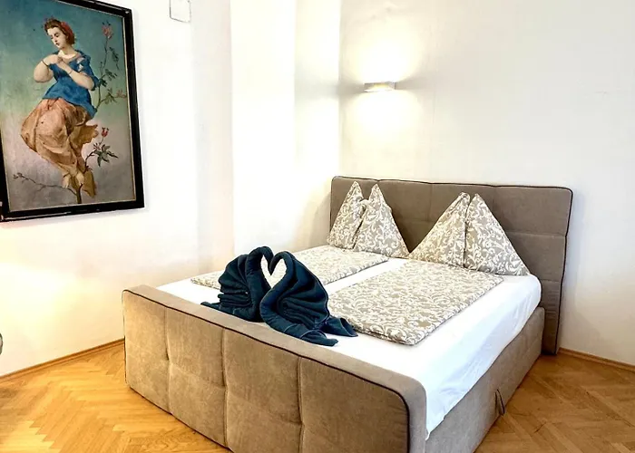Historical In Center Apartment